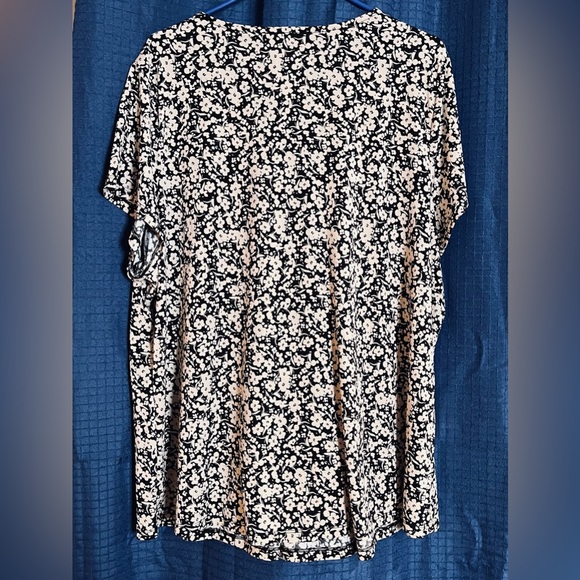 Lane Bryant Floral Blouse - Picture 2 of 3